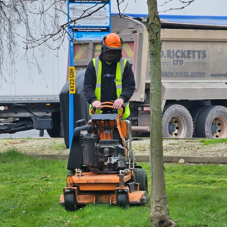 Ride-on mowing Ride-on mowing